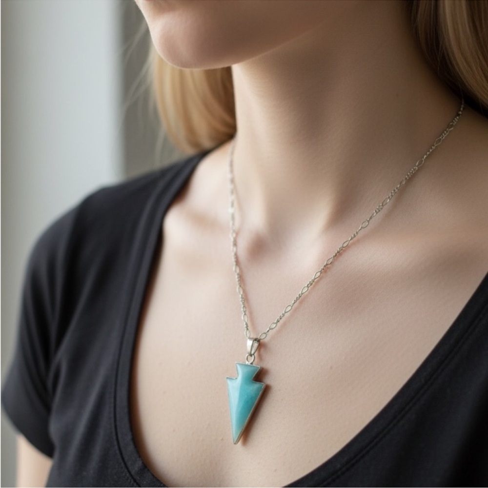 Silver and Blue Arrowhead Pendant Necklace - Picture 4 of 4